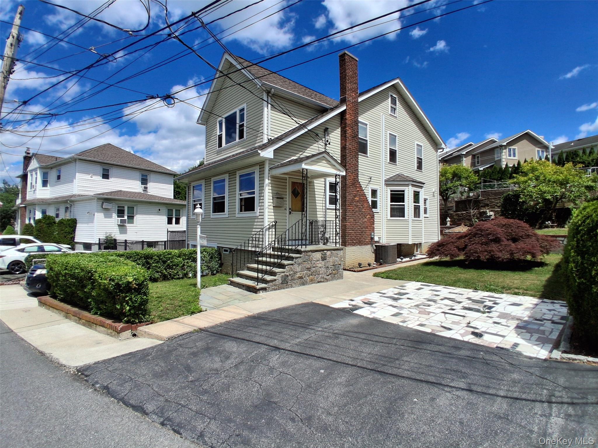 Welcome to this charming, cozy, well maintained home. Upon entering yo...