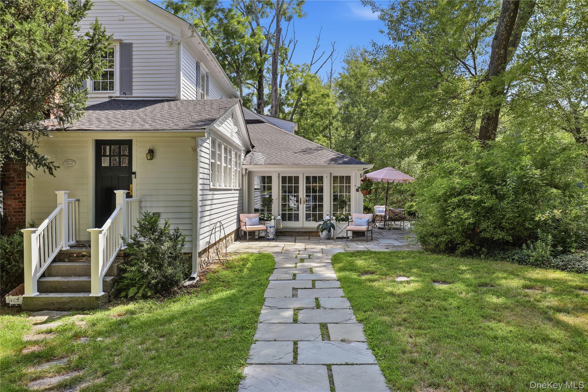 Photo 4 of this property