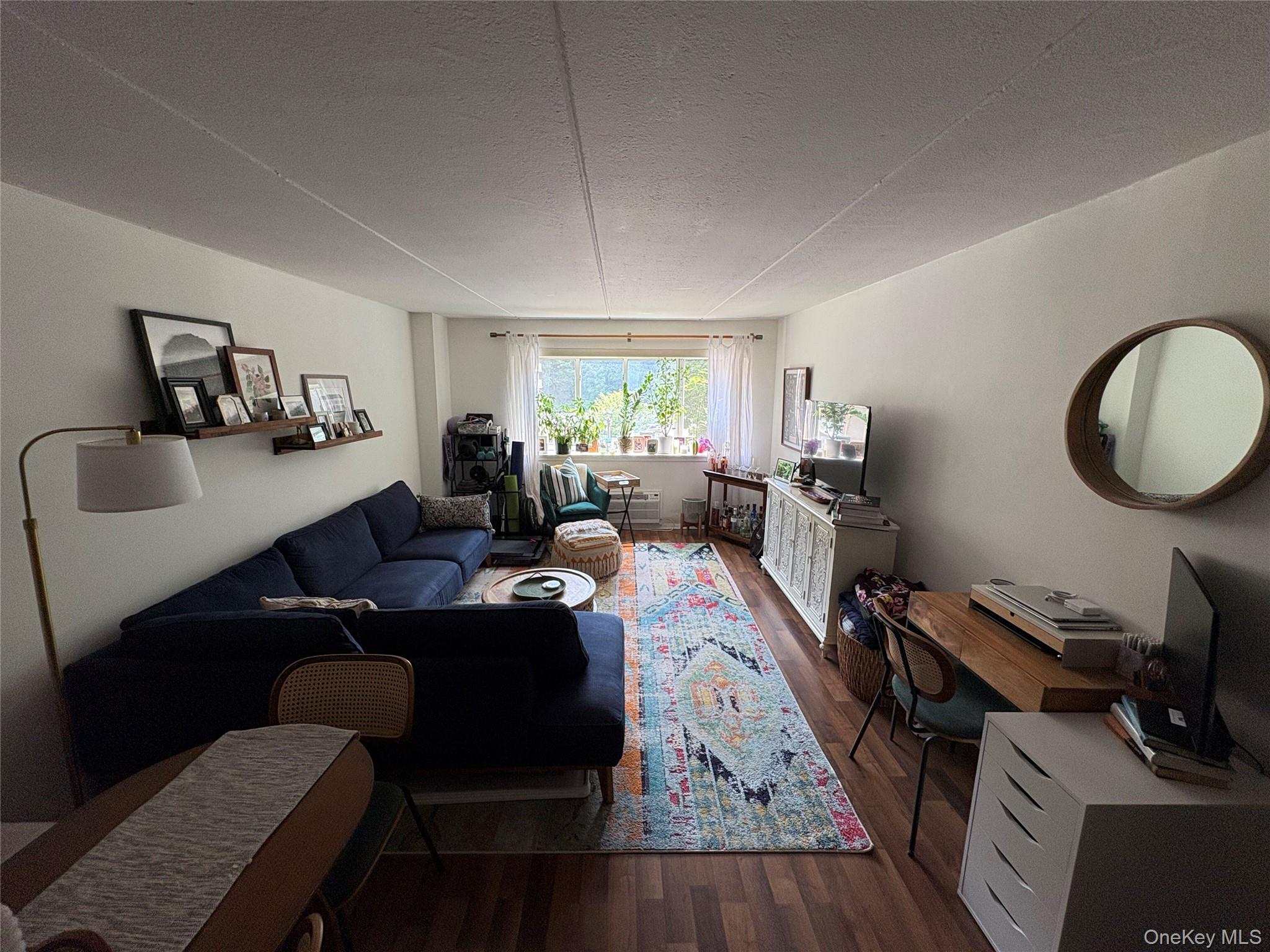 Discover easy, low maintenance living in this beautifully maintained o...