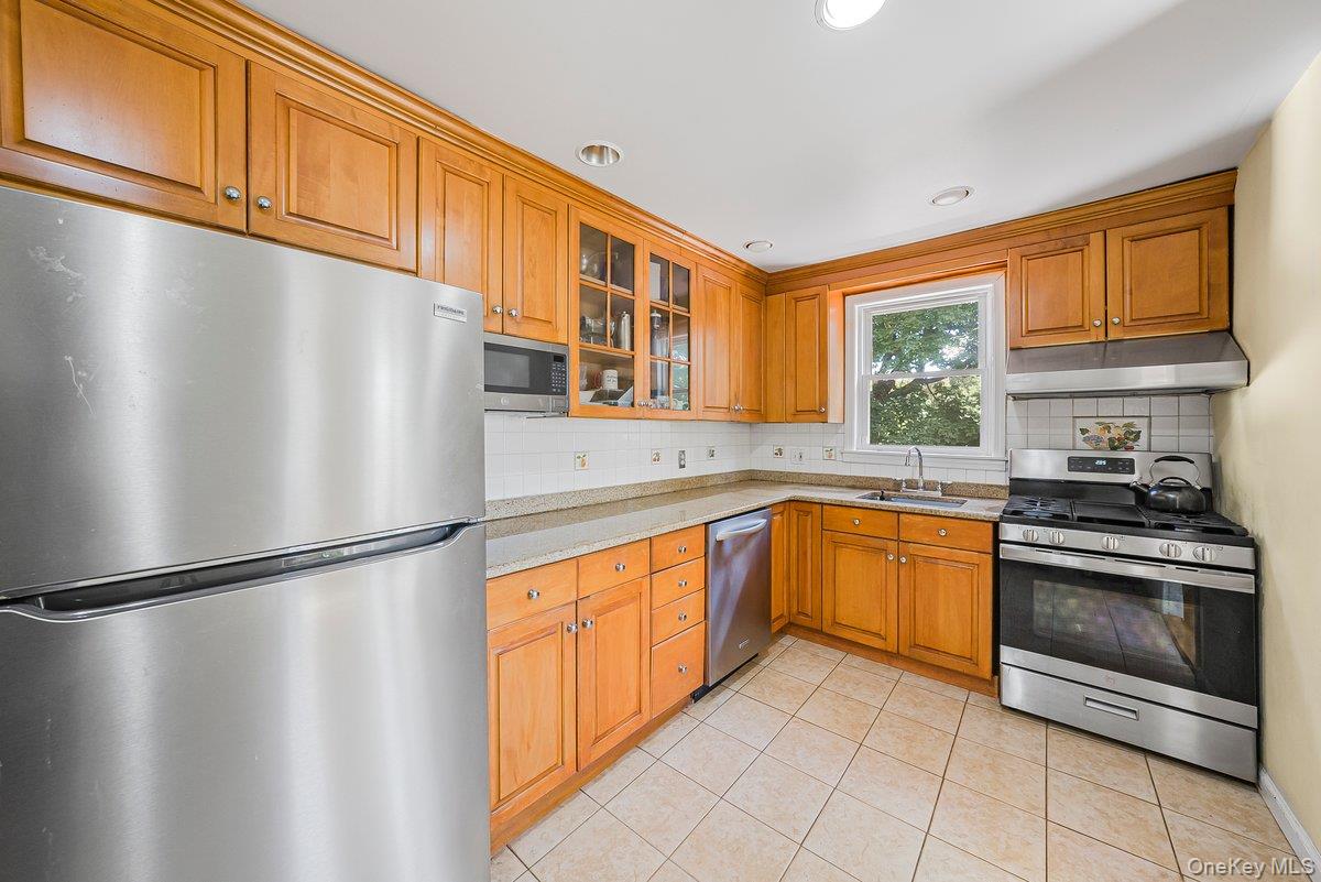 Photo 4 of this property