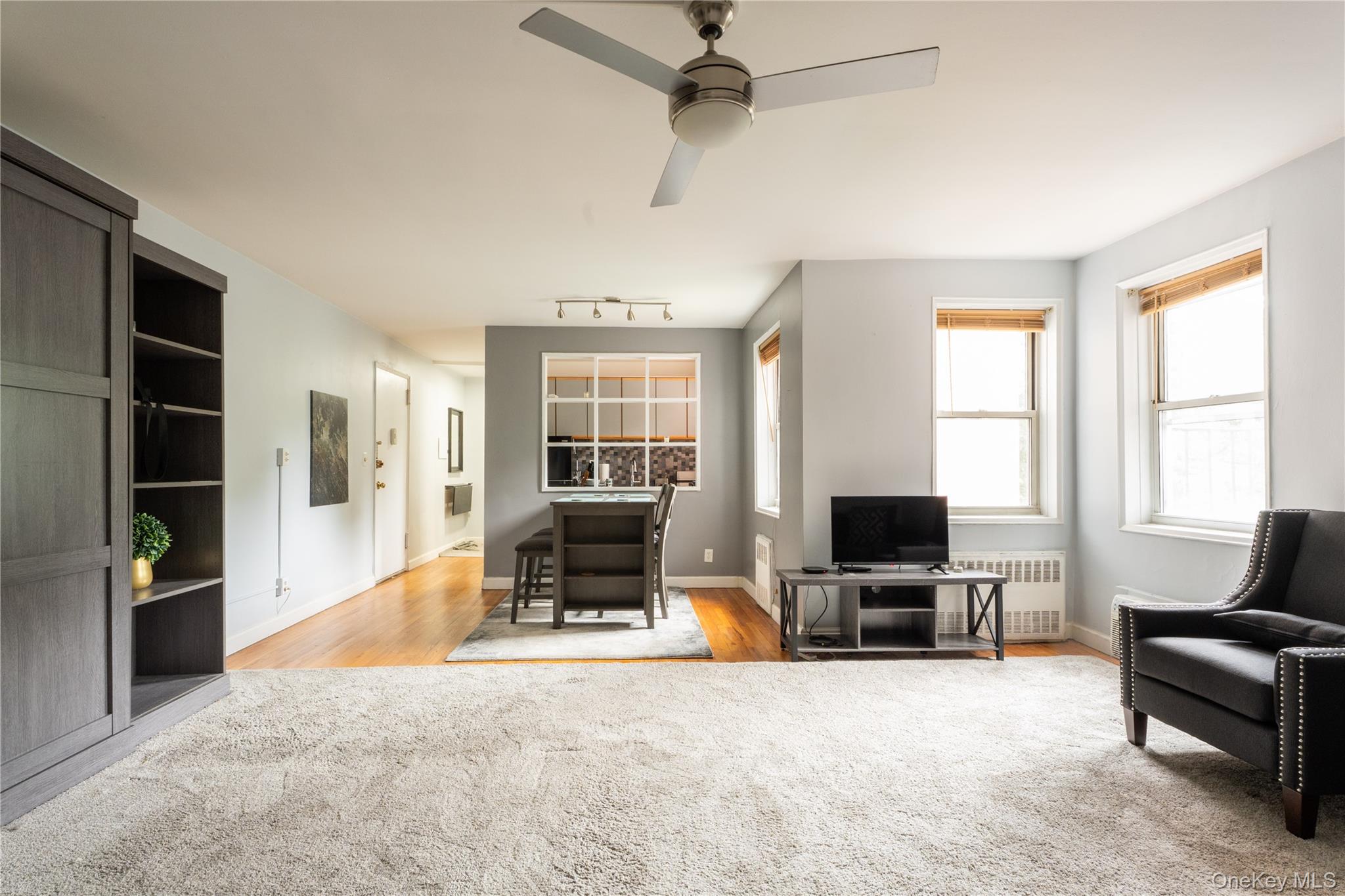 Welcome to this beautifully maintained studio co-op at 611 Palmer Road...