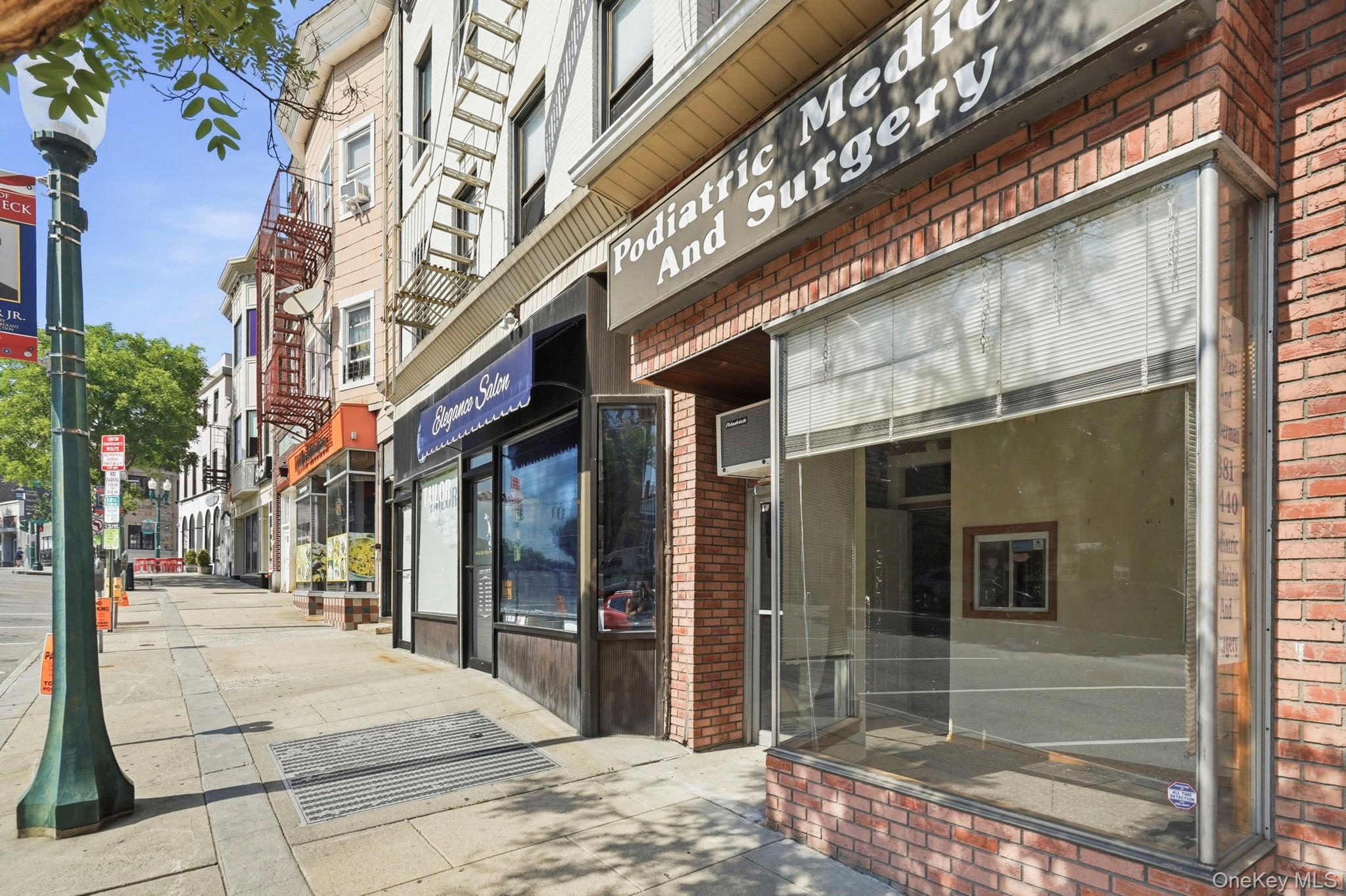 Excellent opportunity for medical, professional office, retail, or ser...
