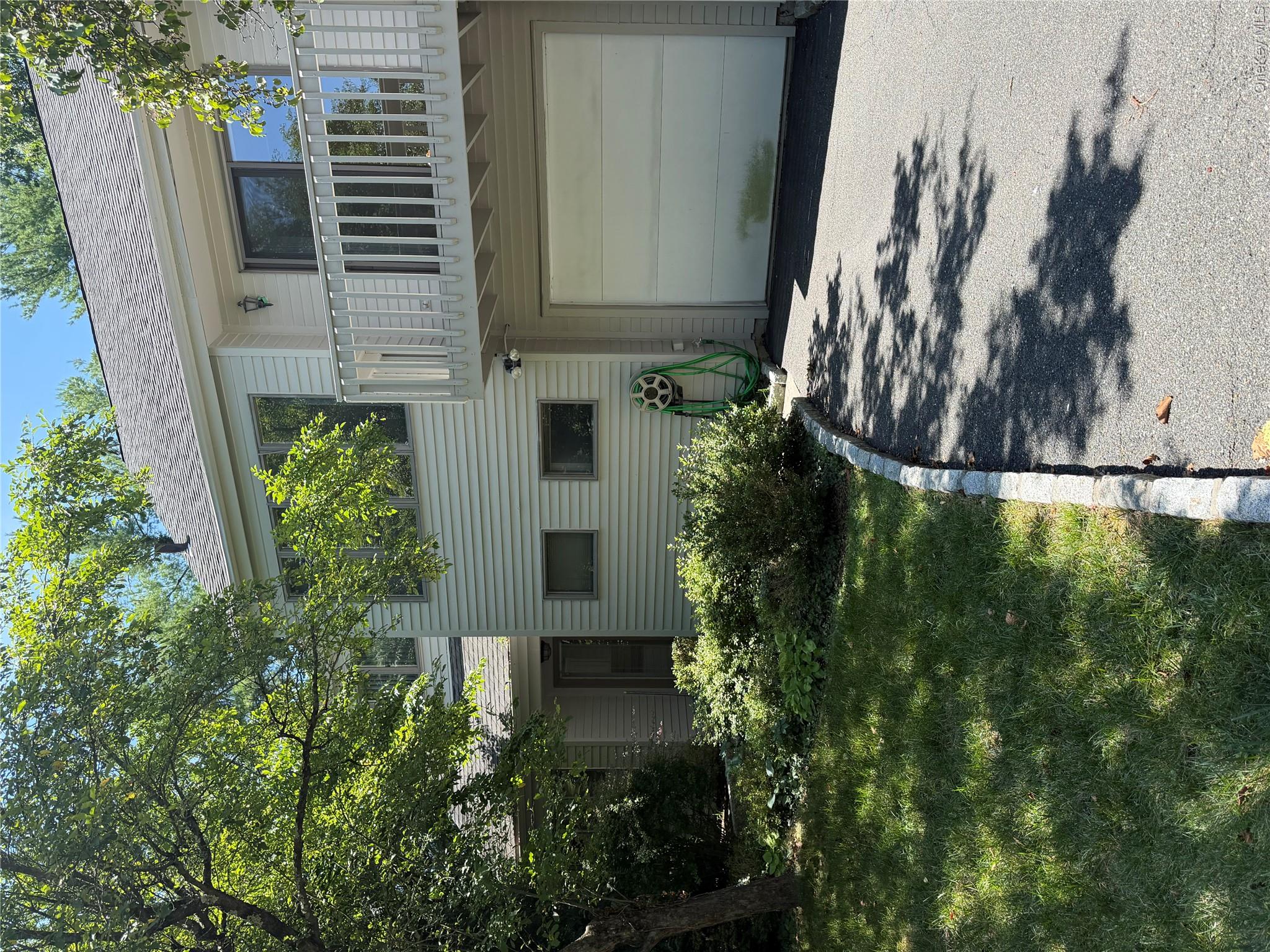 Welcome to this  3 bedroom, 3 bath detached townhouse located in Scars...