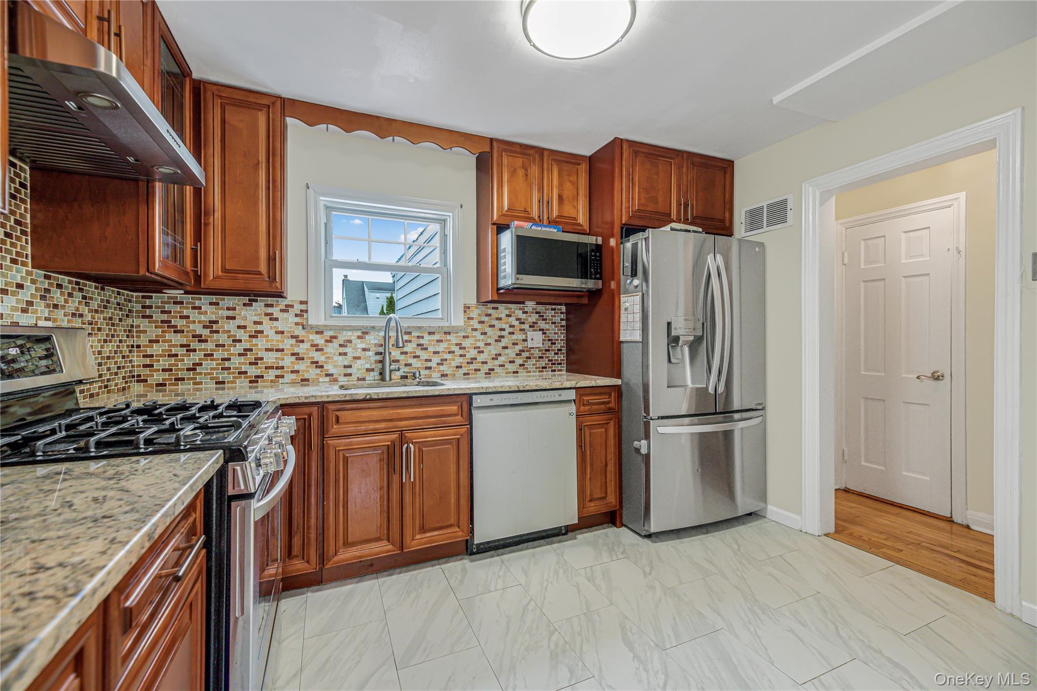 Photo 4 of this property
