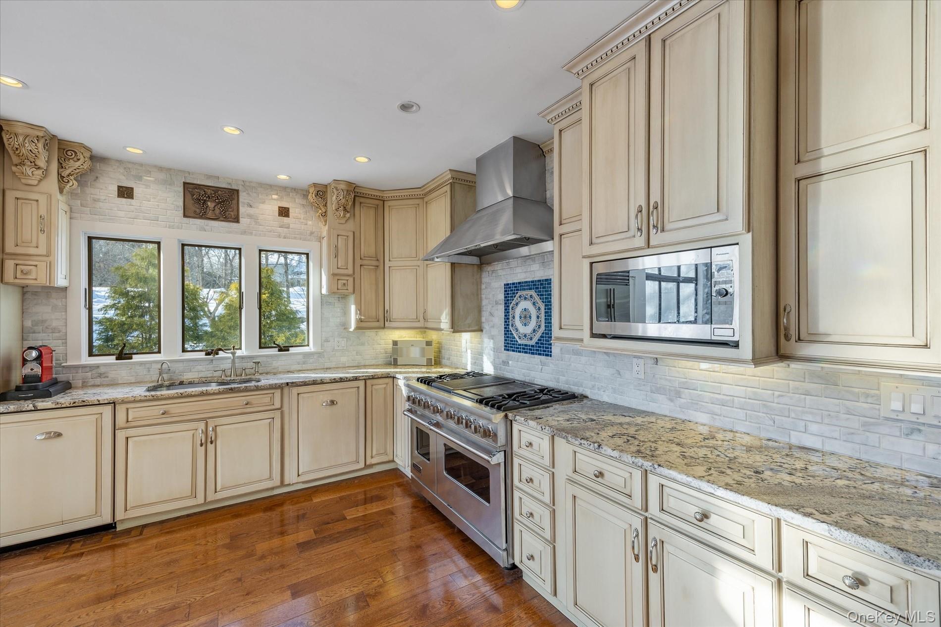 Photo 4 of this property
