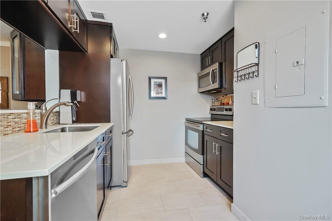 Photo 4 of this property