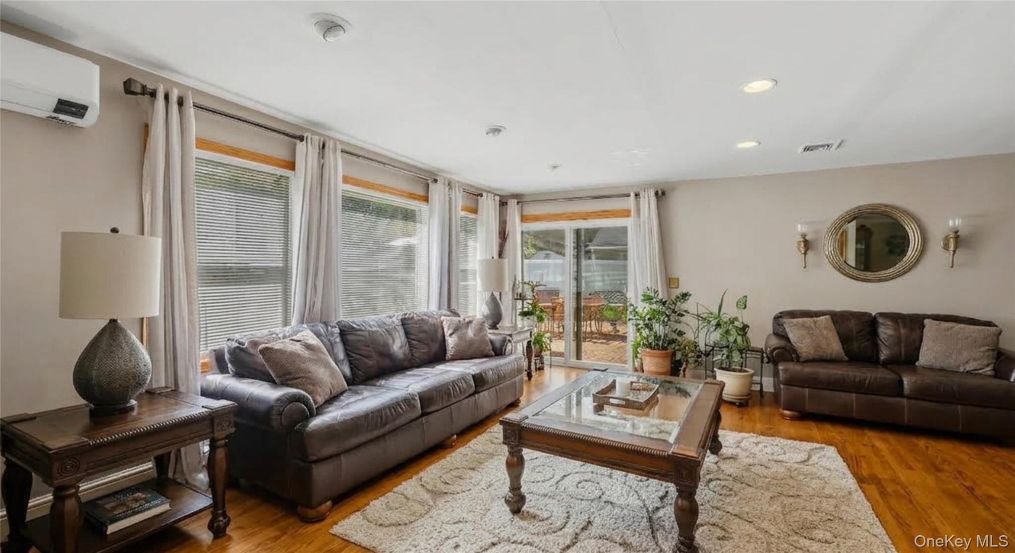 Photo 4 of this property