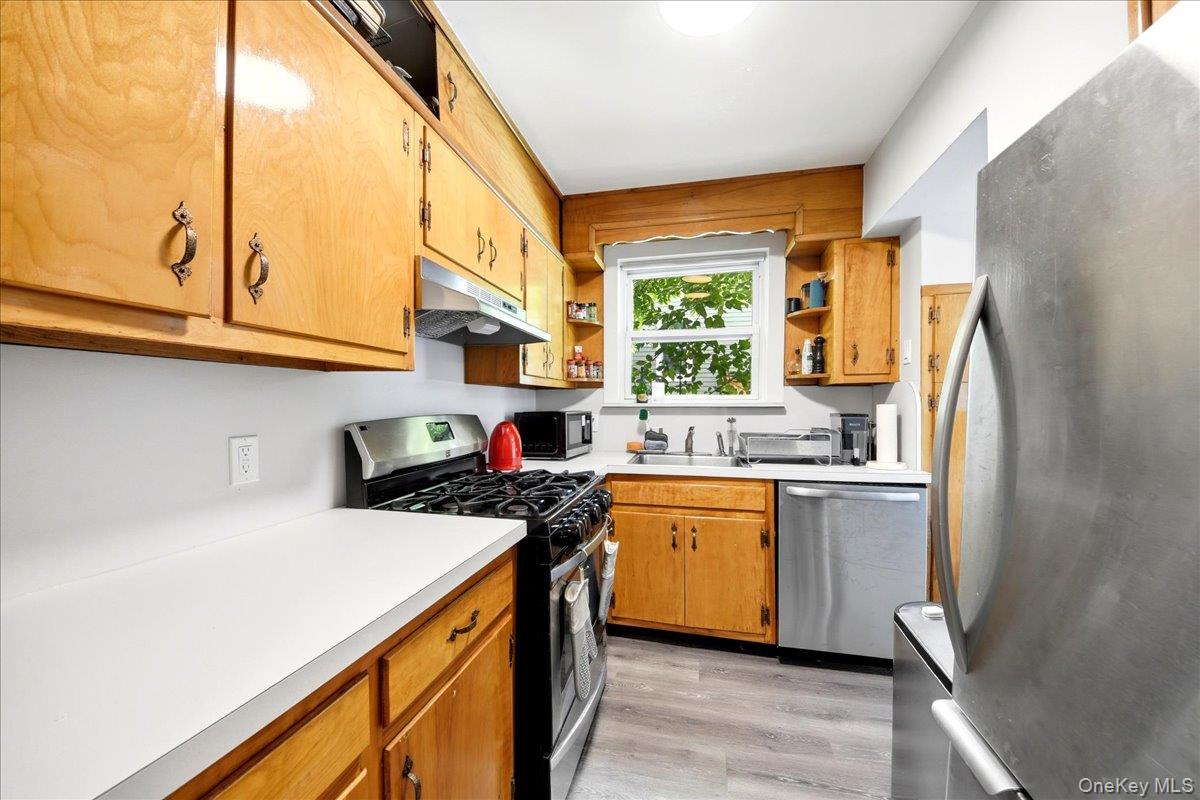 Photo 4 of this property