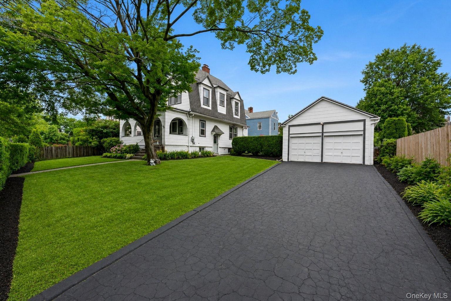 Photo 4 of this property