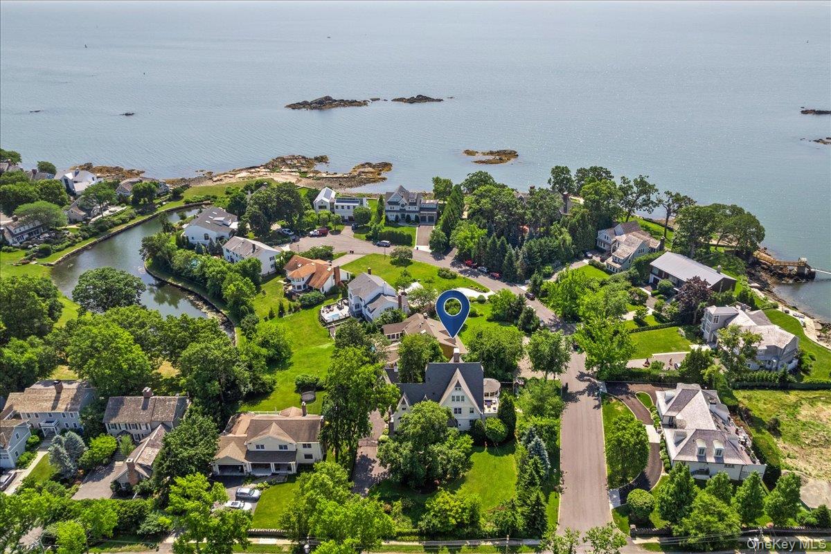 Introducing an iconic Milton Point treasure that best combines true ar...