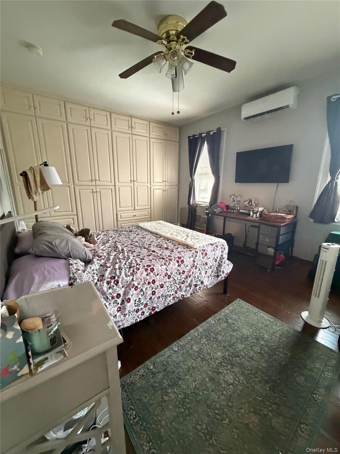 Photo 4 of this property