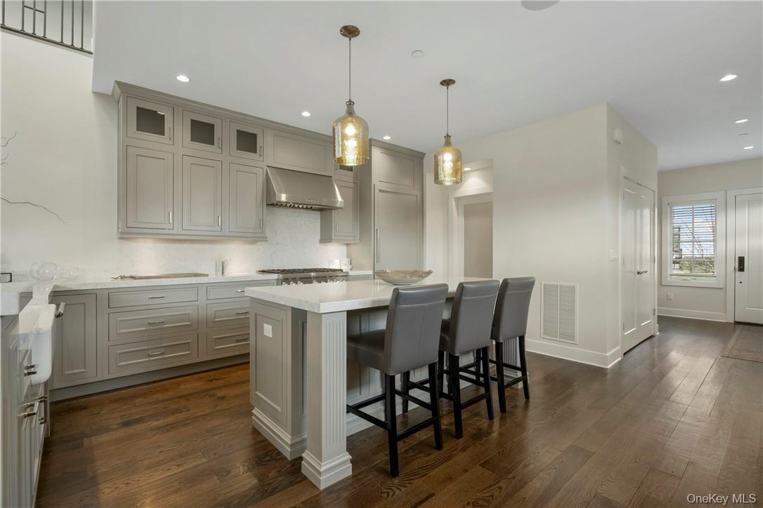 Photo 4 of this property