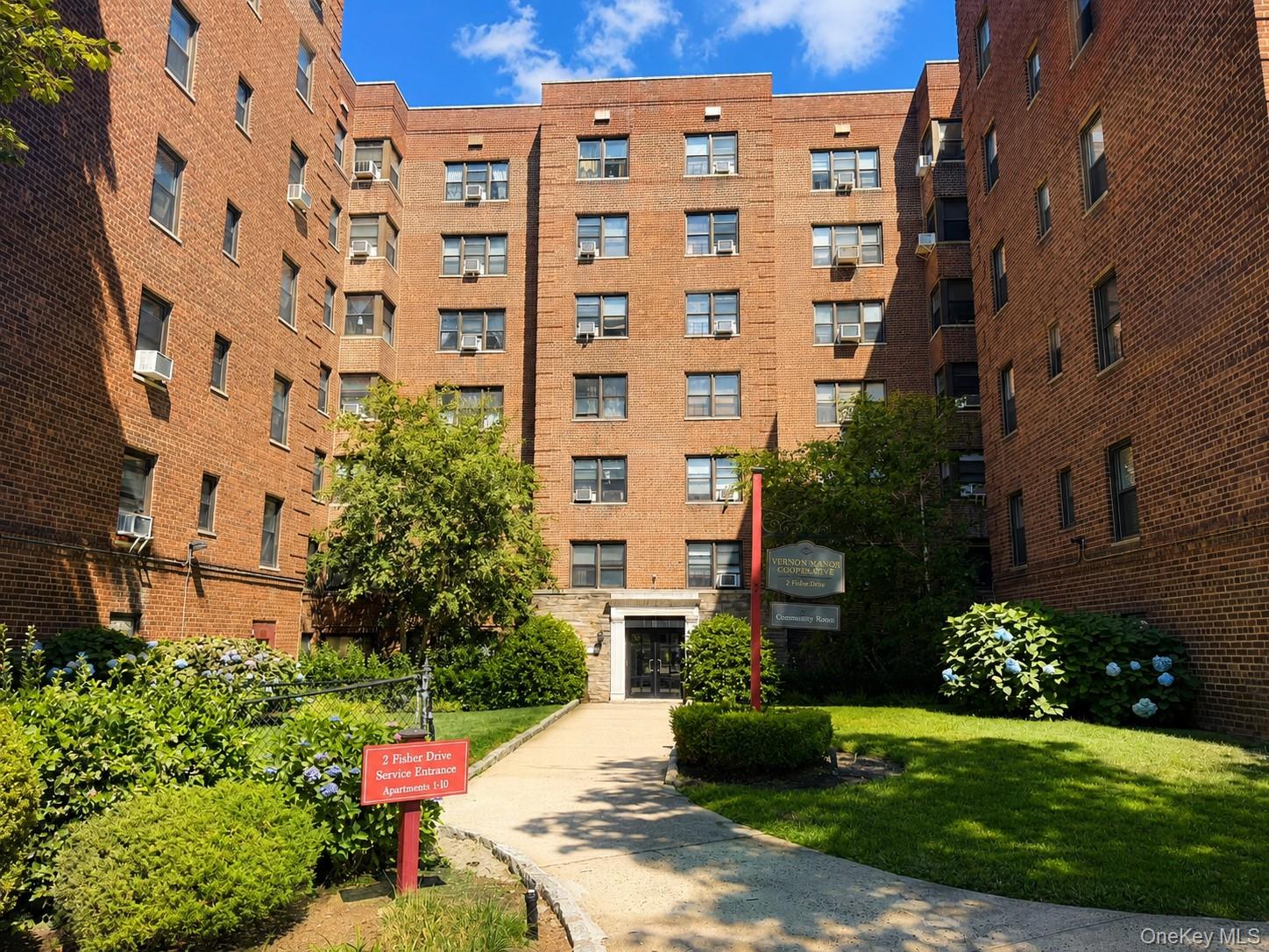 Welcome to a penthouse level Vernon Manor two  bed co-op located in th...