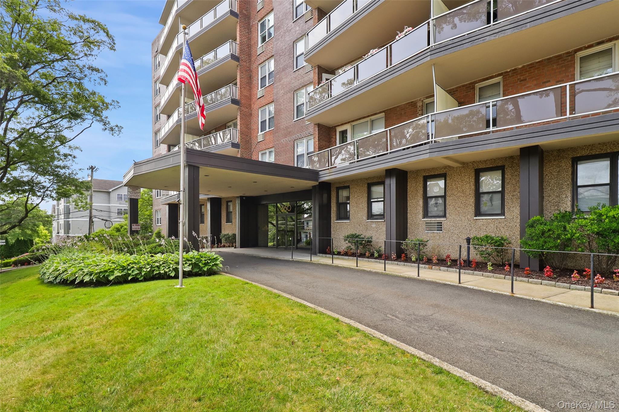 Move right in to this freshly painted, top-floor home with its abundan...