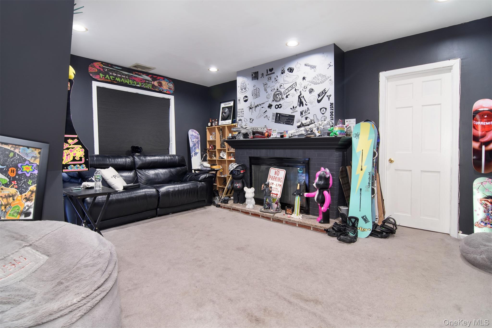 Photo 4 of this property