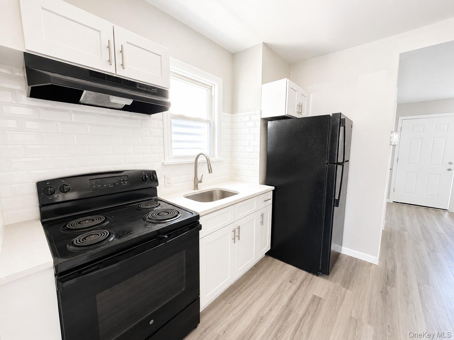 Photo 4 of this property