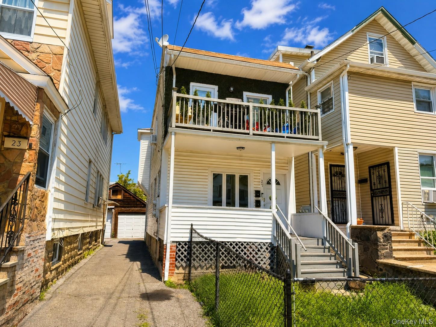 Private home one bed rental located in the vibrant city of Mount Verno...