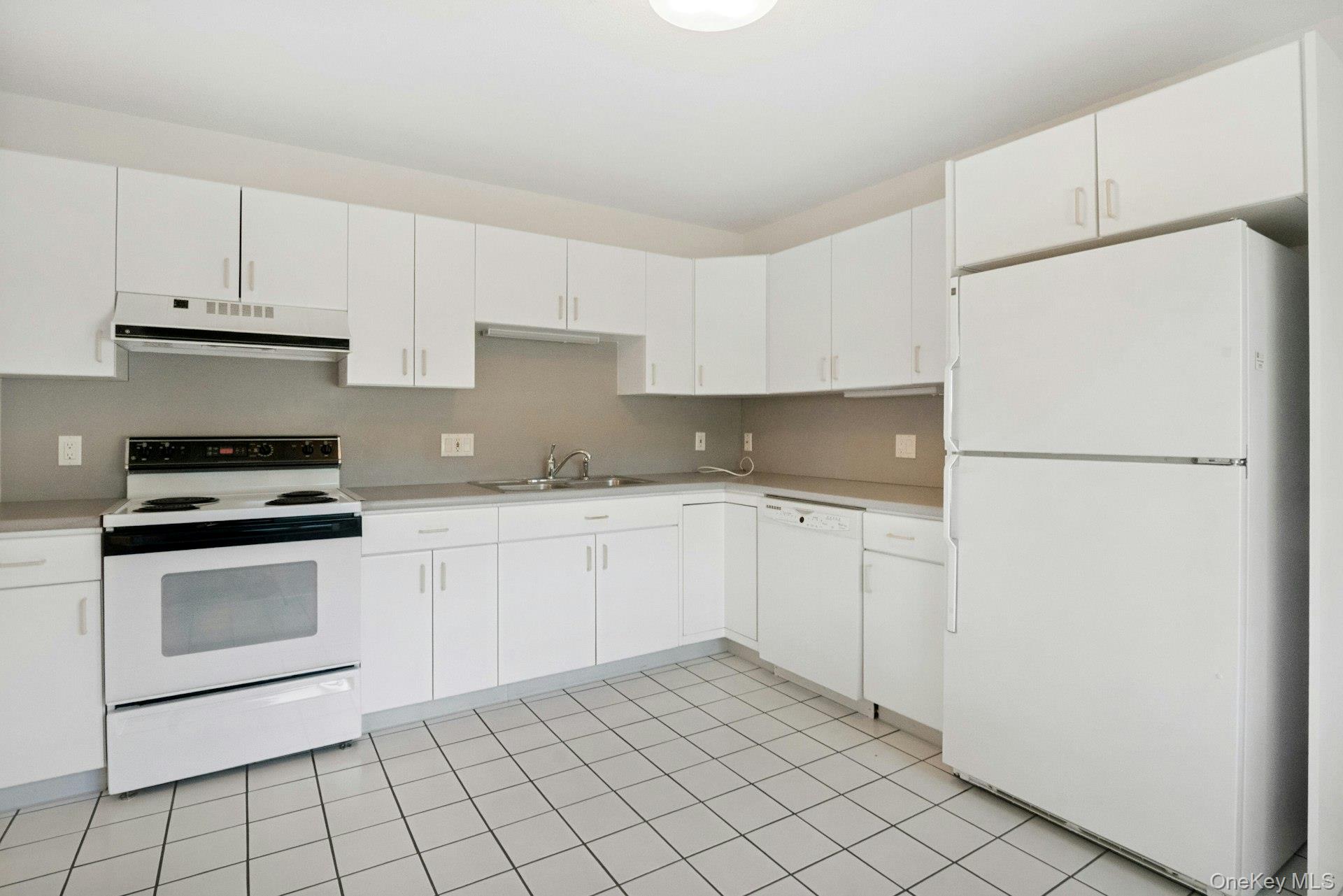 Photo 4 of this property