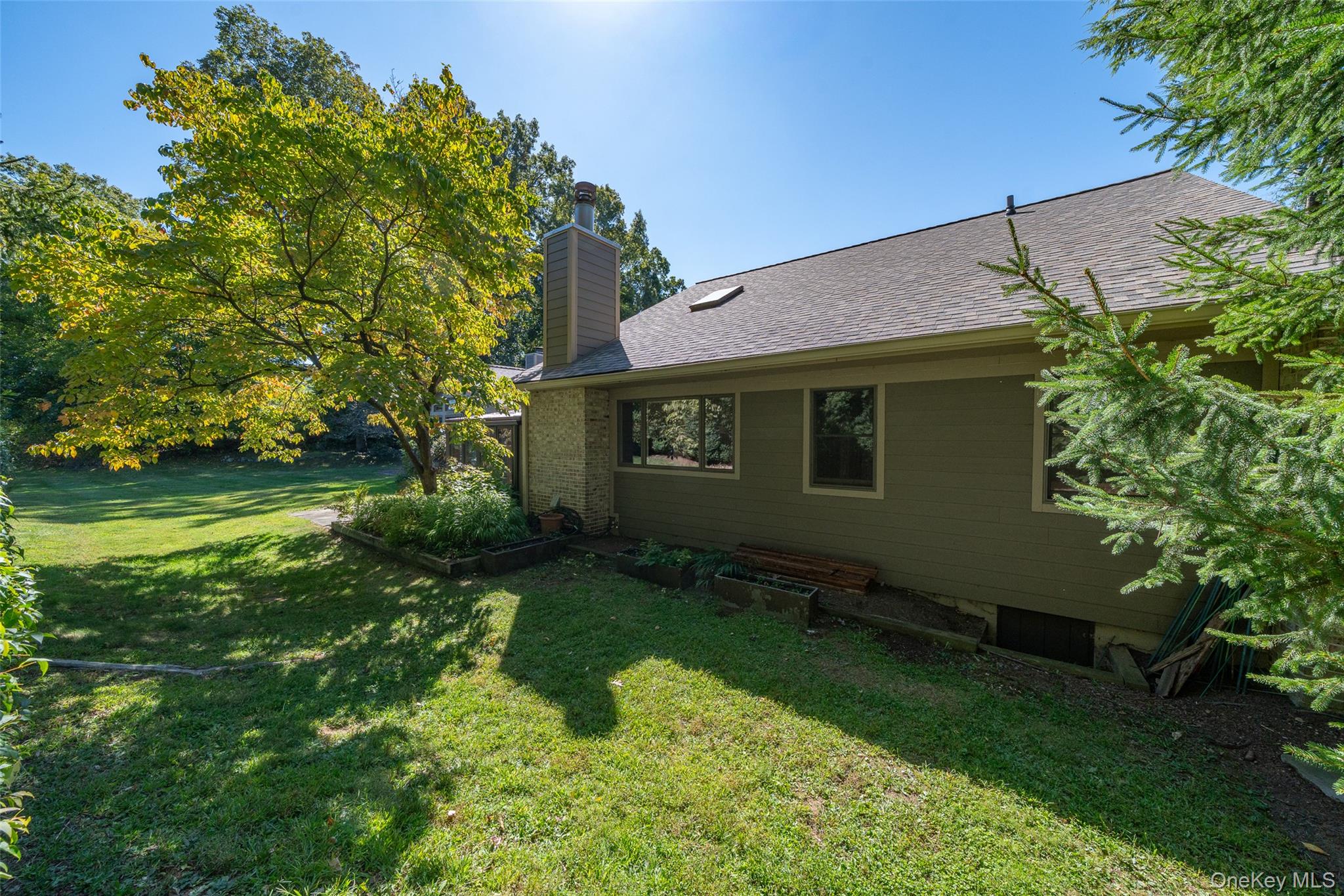 Photo 4 of this property