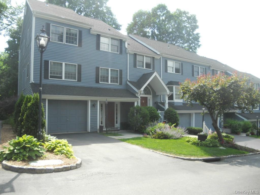 Spacious Townhouse in the heart of the village. Possible 3rd bedroom o...