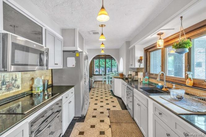 Photo 9 of this property