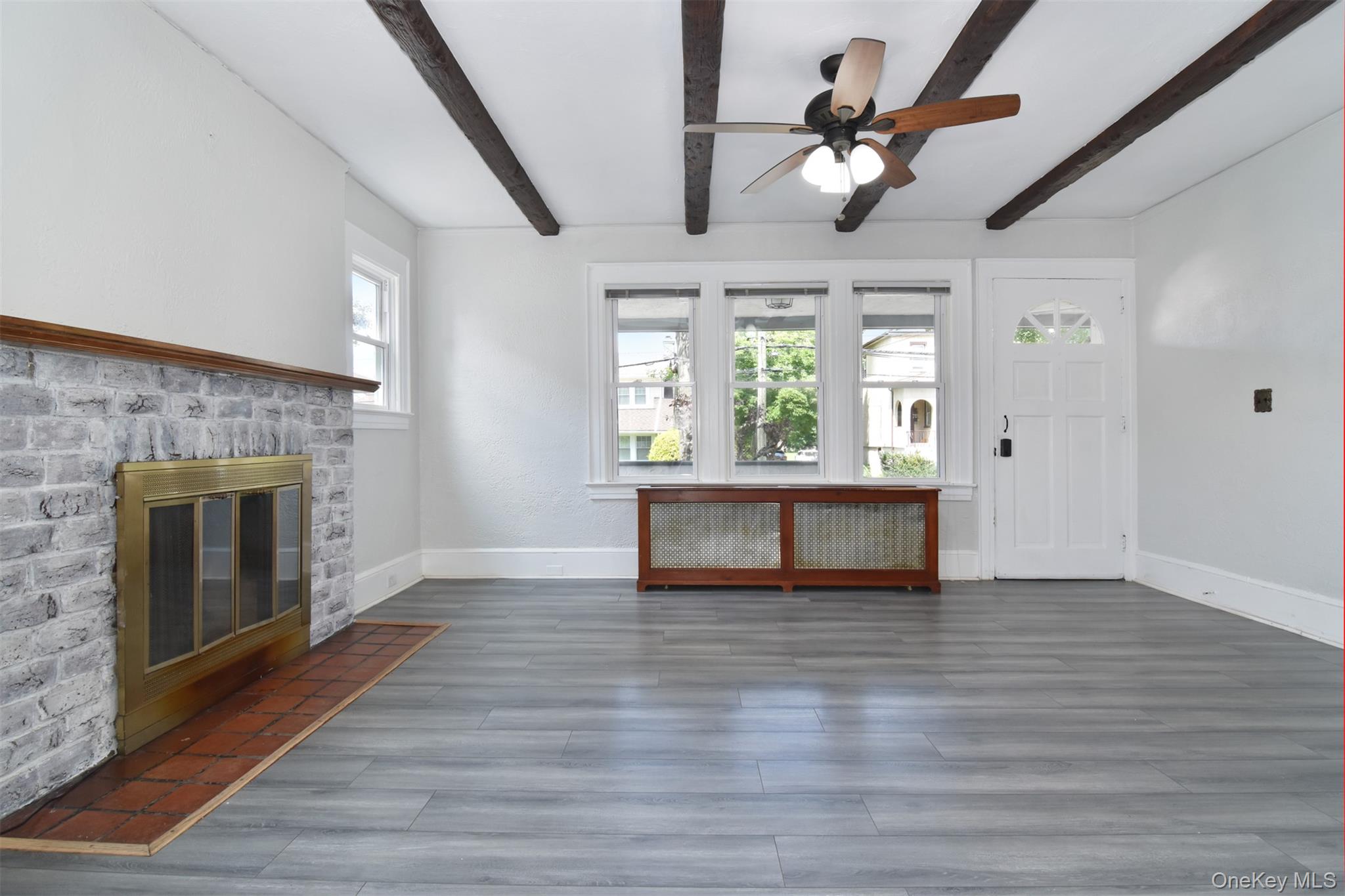 Photo 4 of this property