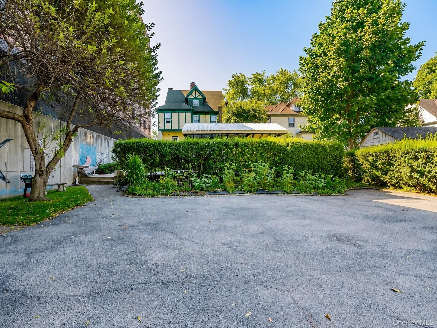 Photo 4 of this property