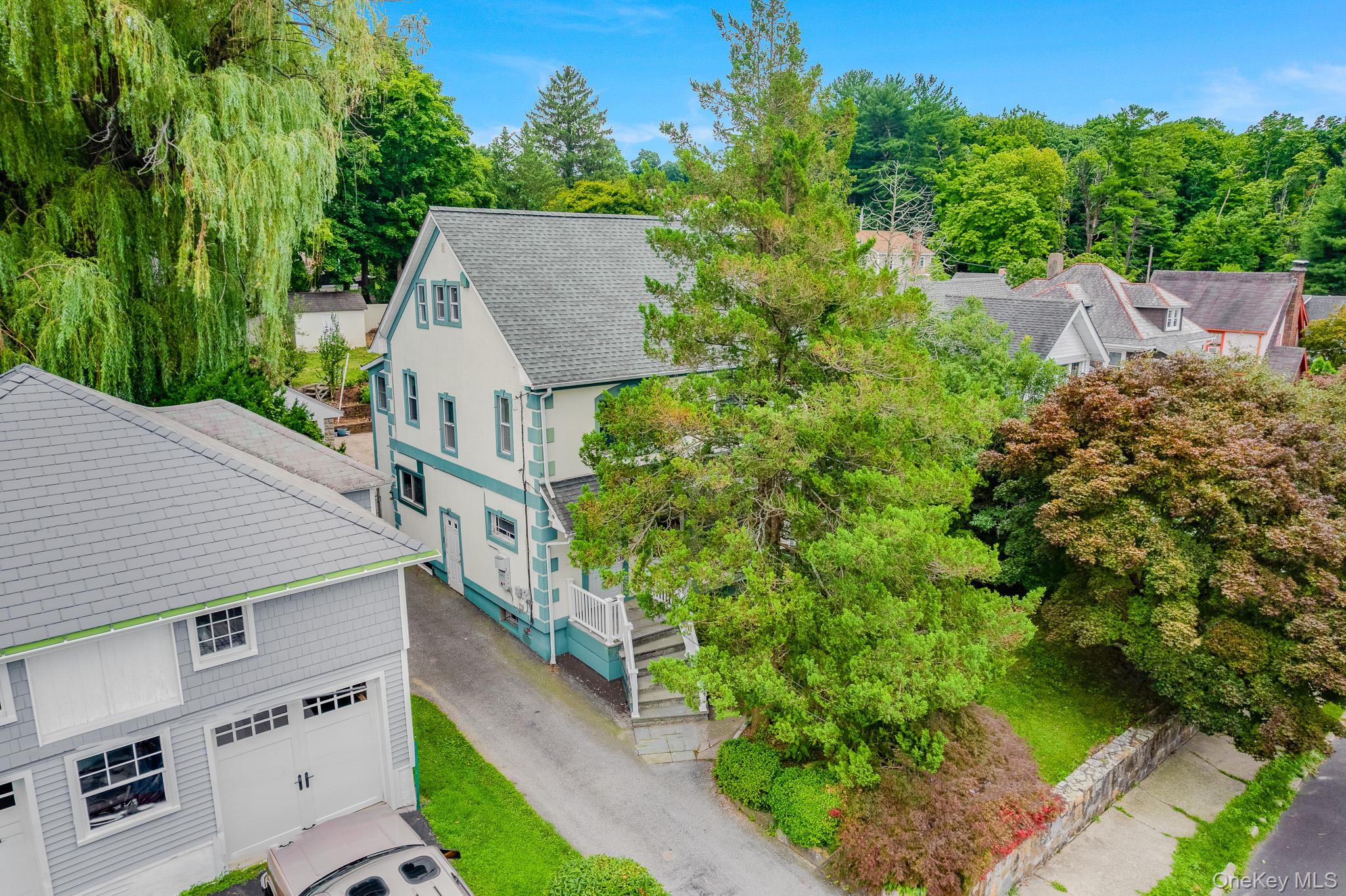 Photo 4 of this property
