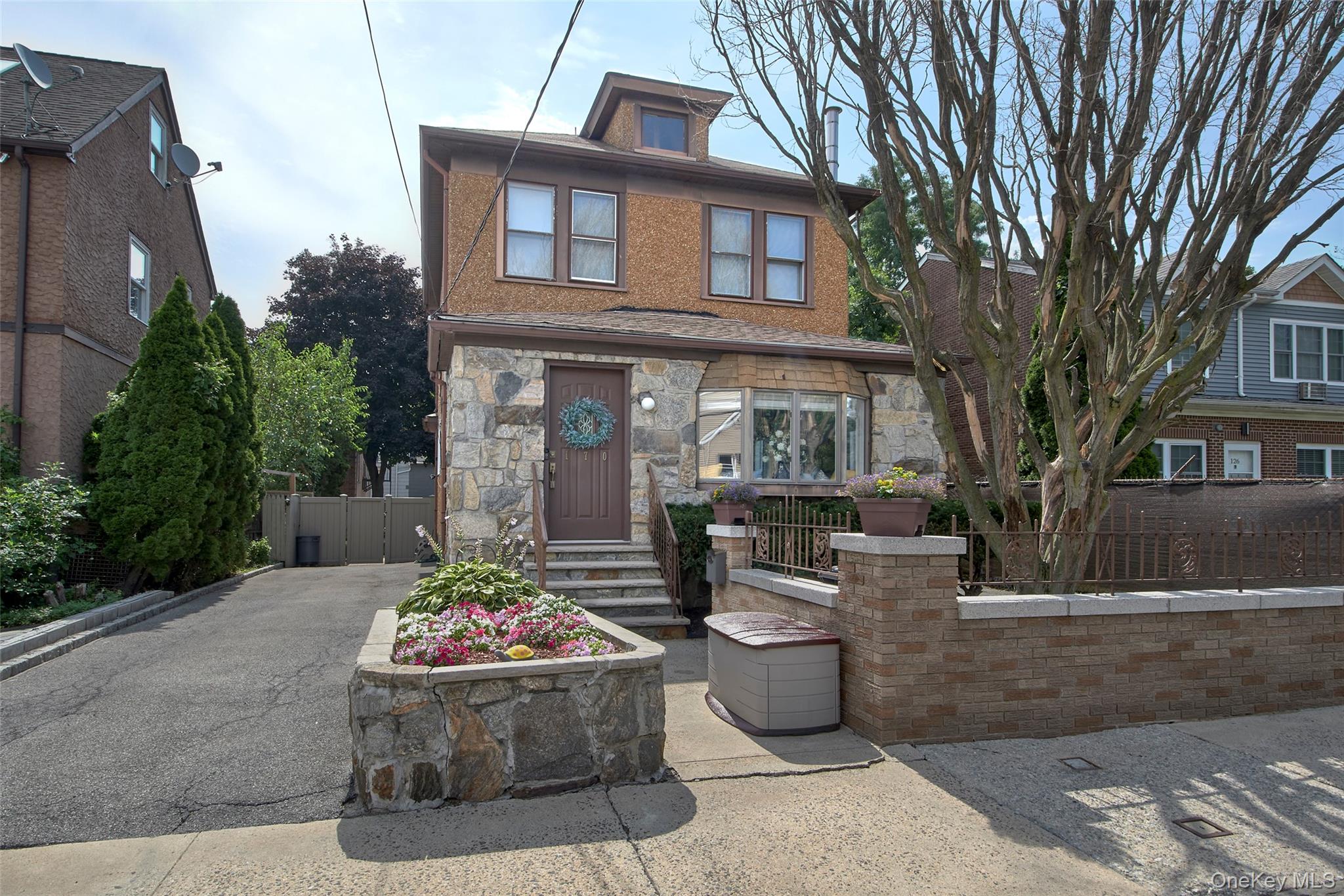 Photo 3 of this property