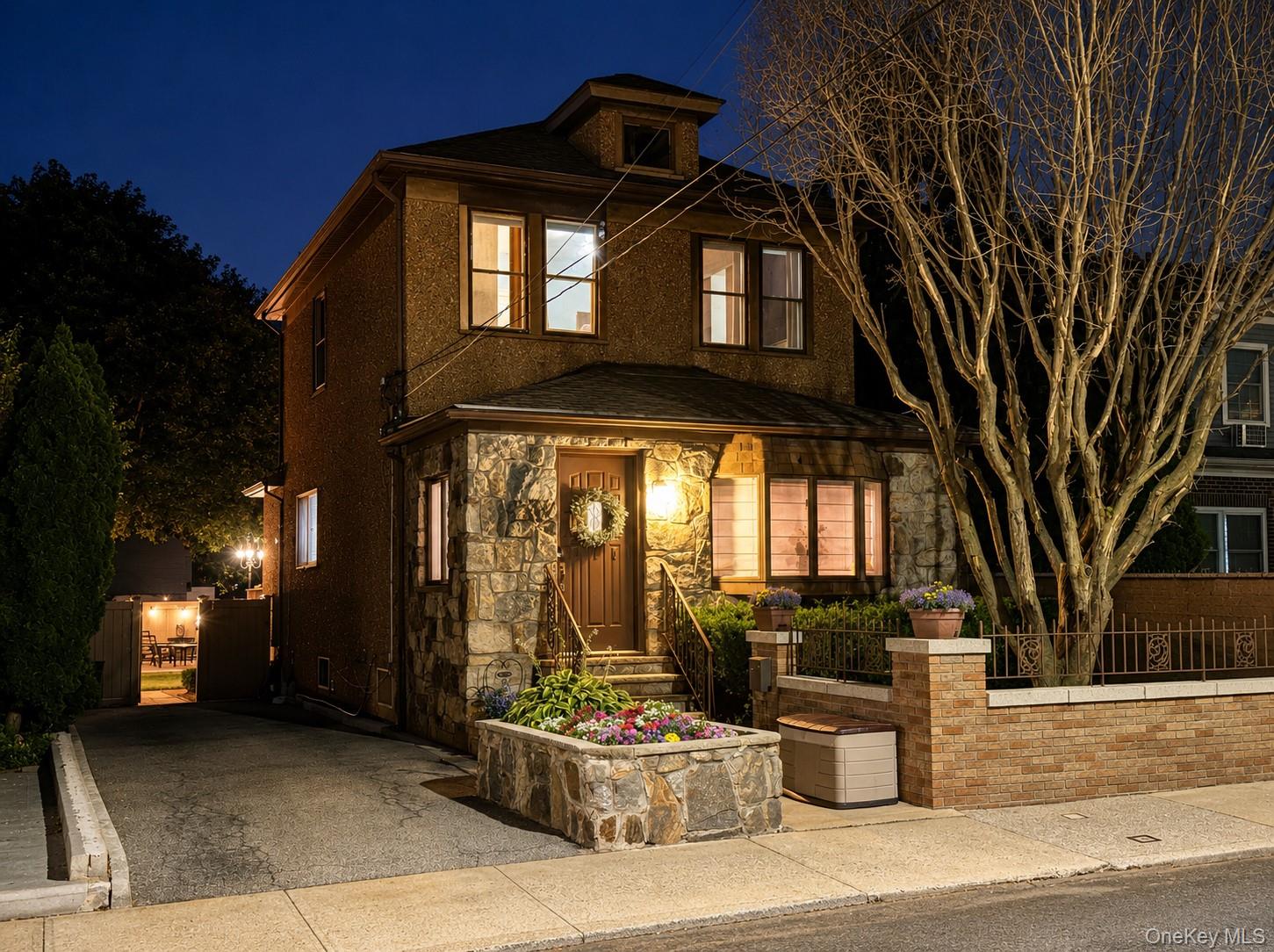 Photo 4 of this property