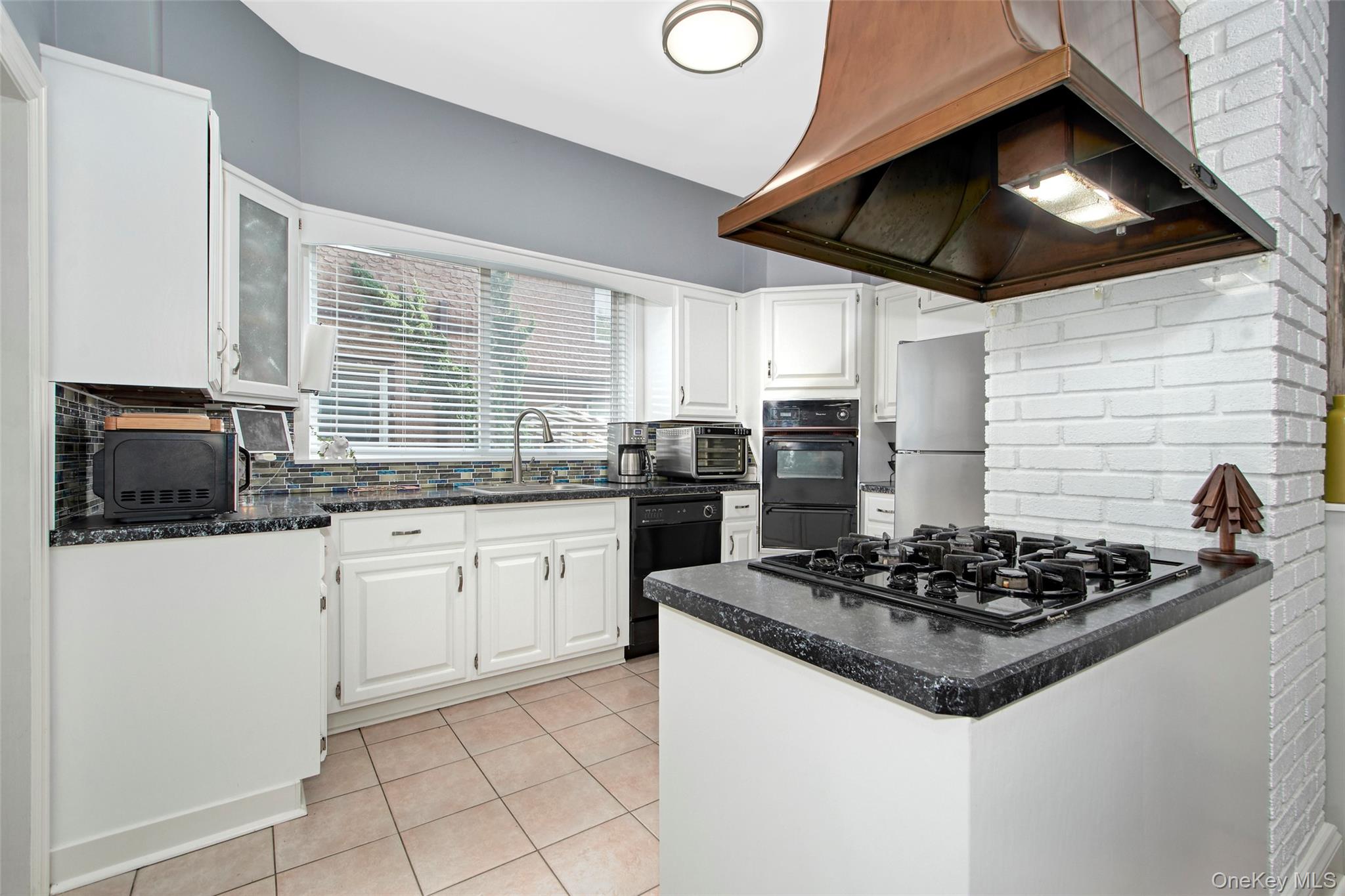 Photo 7 of this property