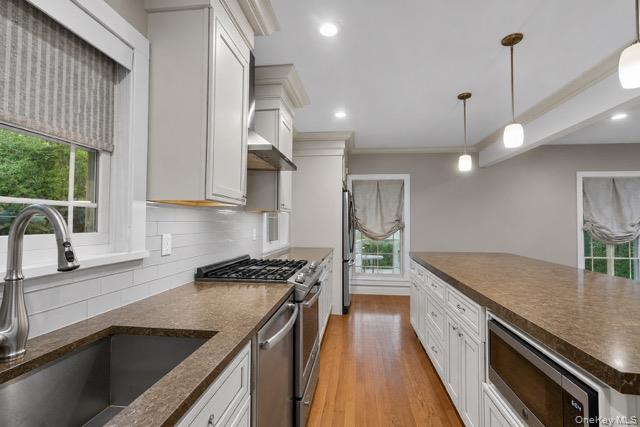 Photo 5 of this property