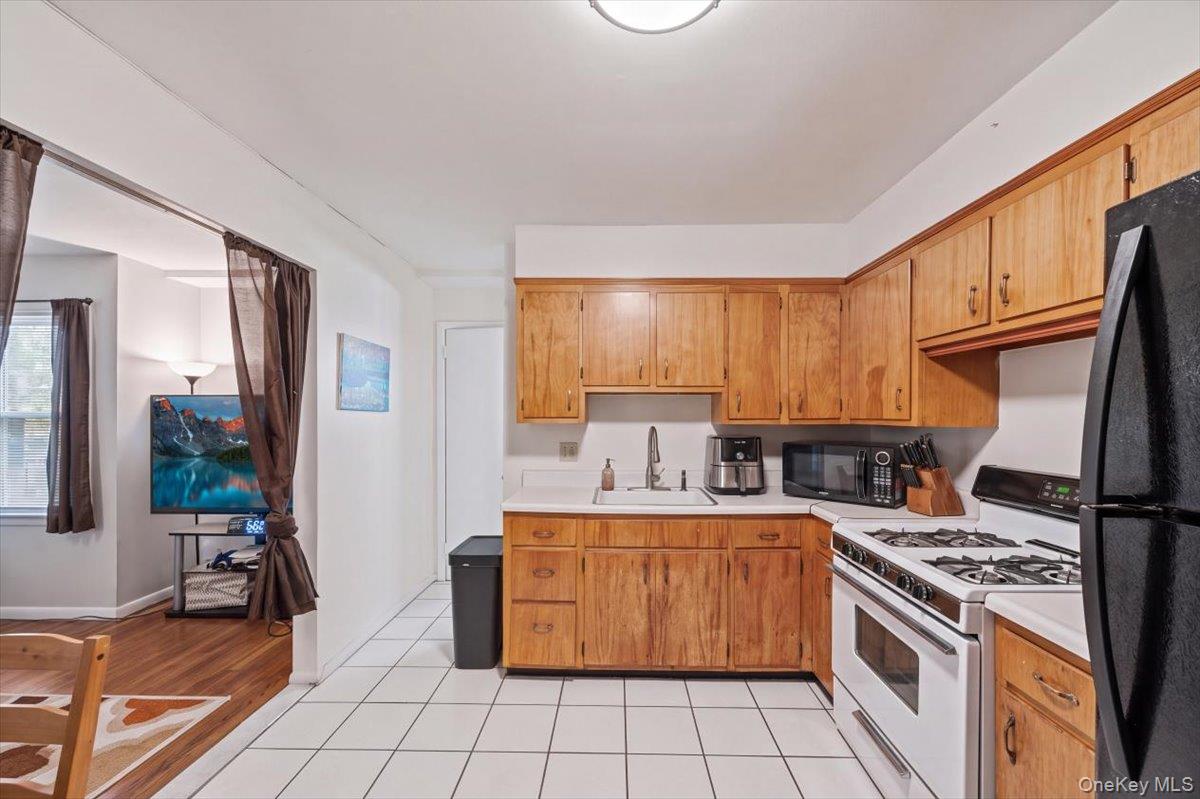 Photo 4 of this property