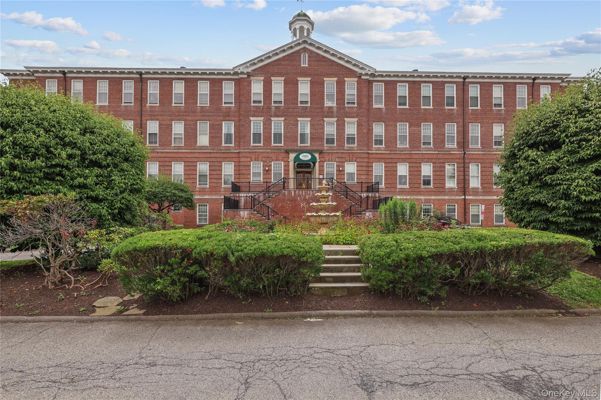 RARE OPPORTUNITY:
Welcome home to this beautifully designed one-bedroo...