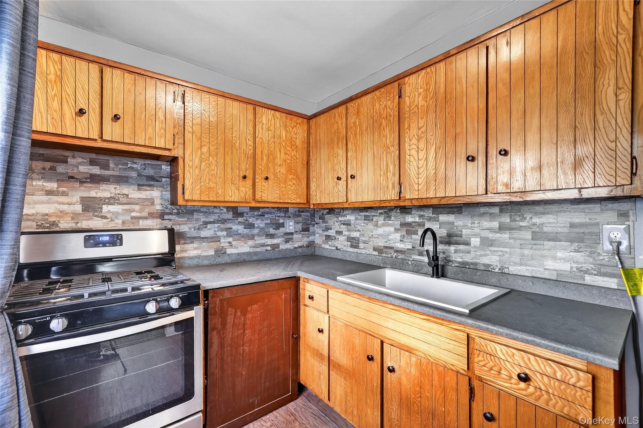 Photo 6 of this property