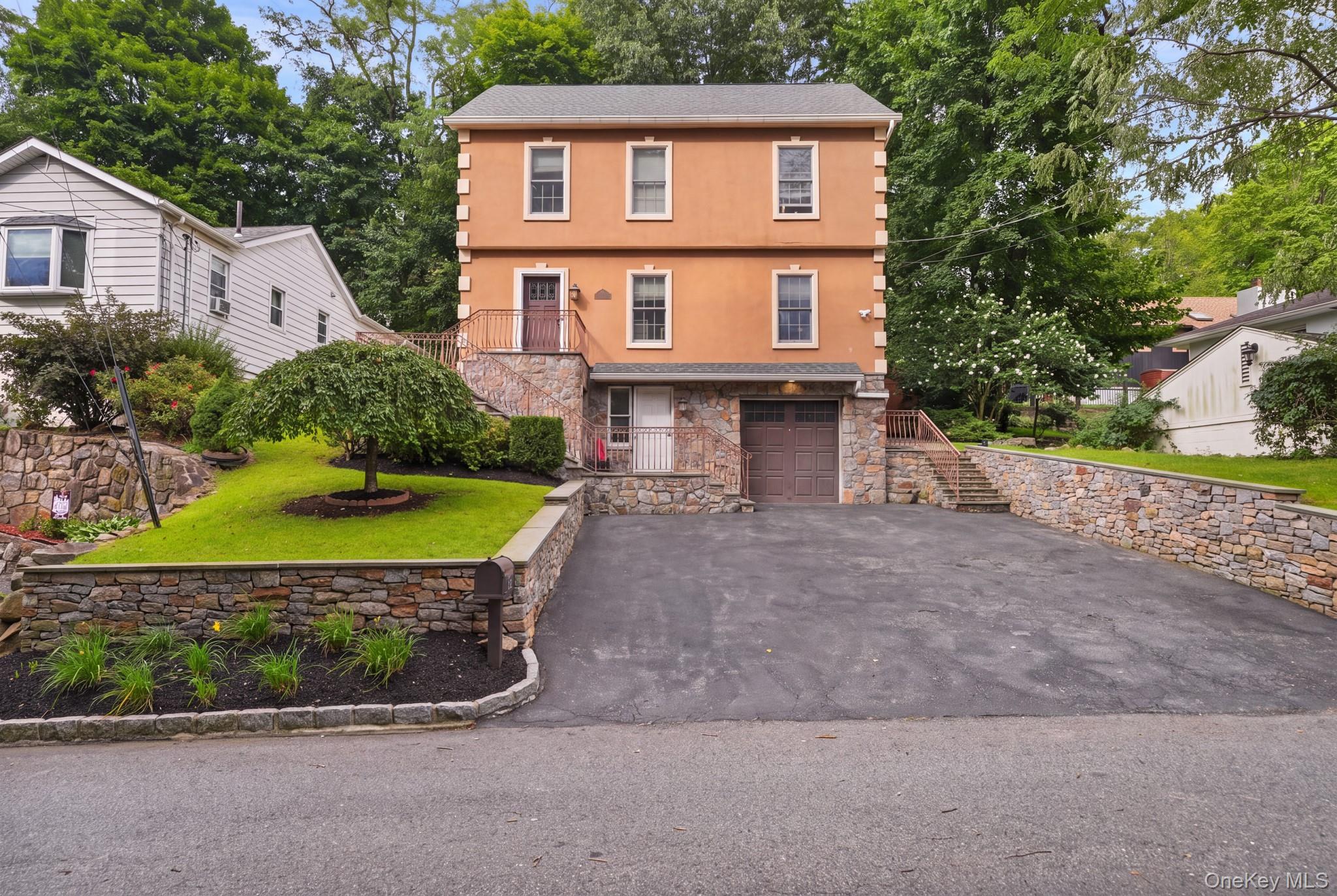 Welcome to 31 Reservoir, located in the heart of North White Plains. E...