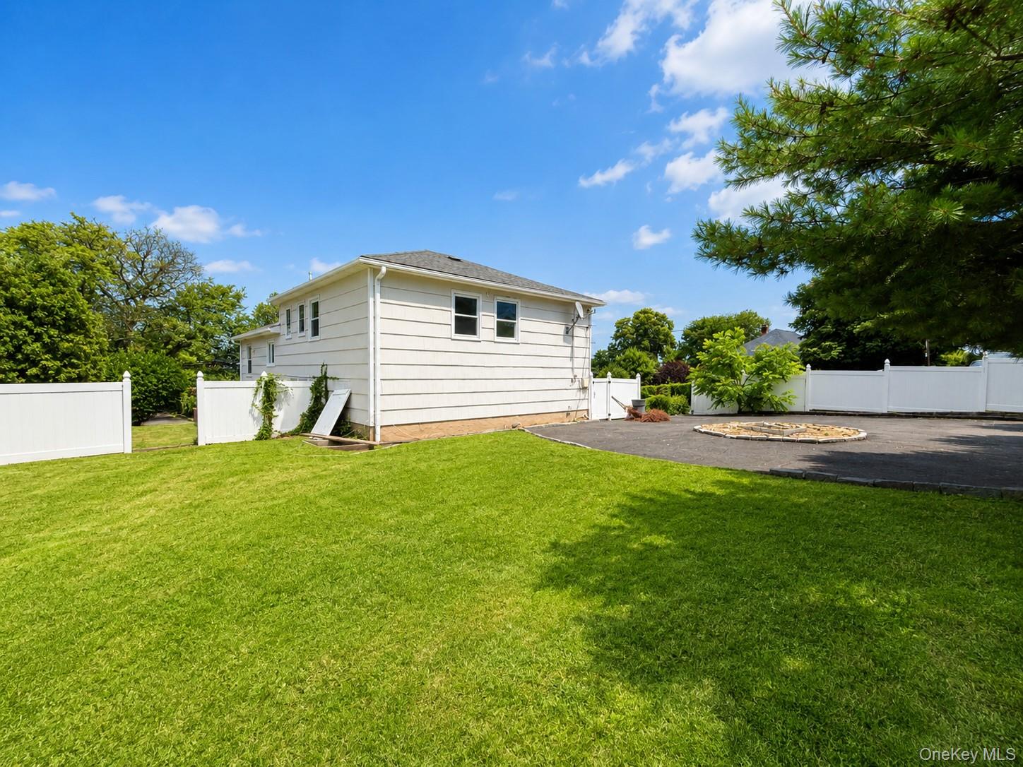 Photo 4 of this property