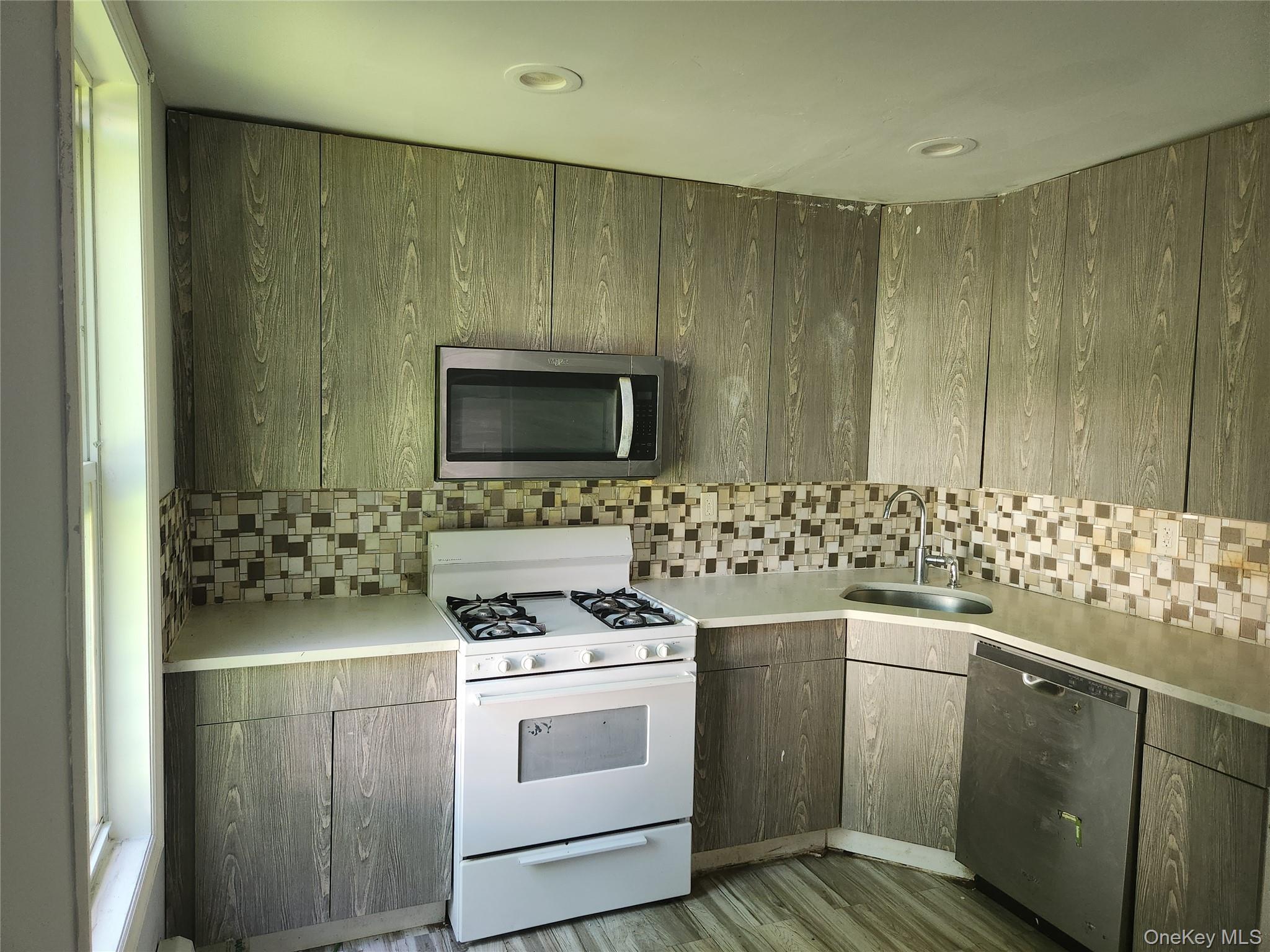 Photo 7 of this property