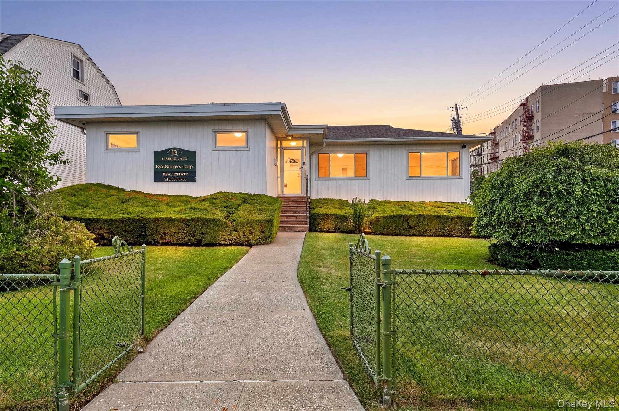 Position your business in this well maintained professional office bui...