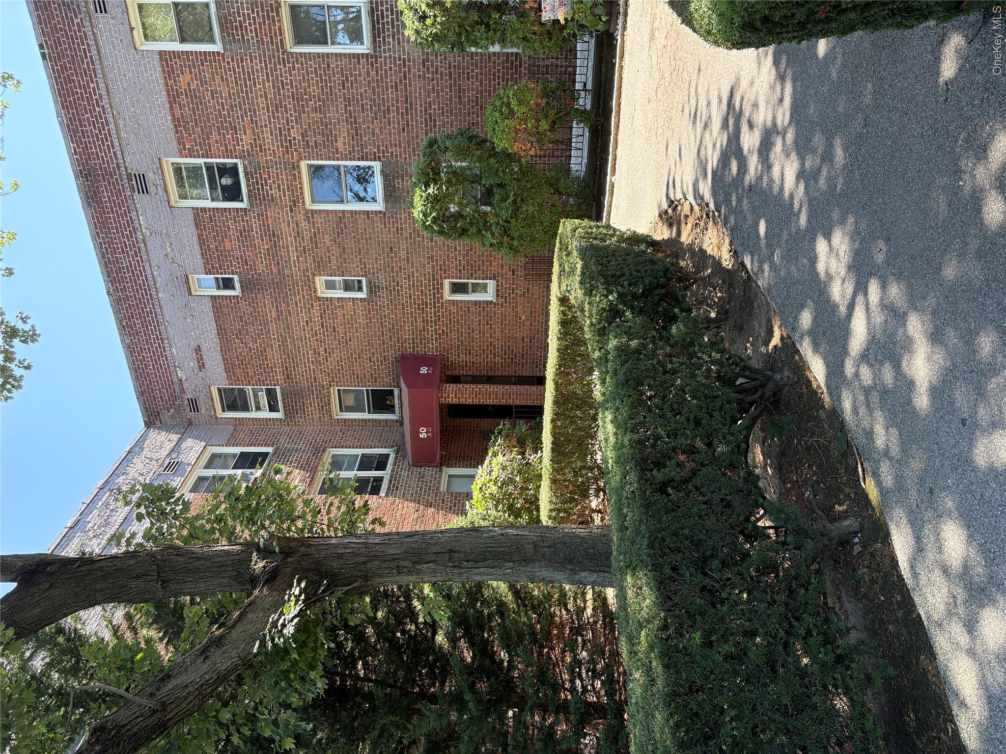 Marina Edge Complex,  Nice Clean 1br unit with updated Bathroom.  Comp...