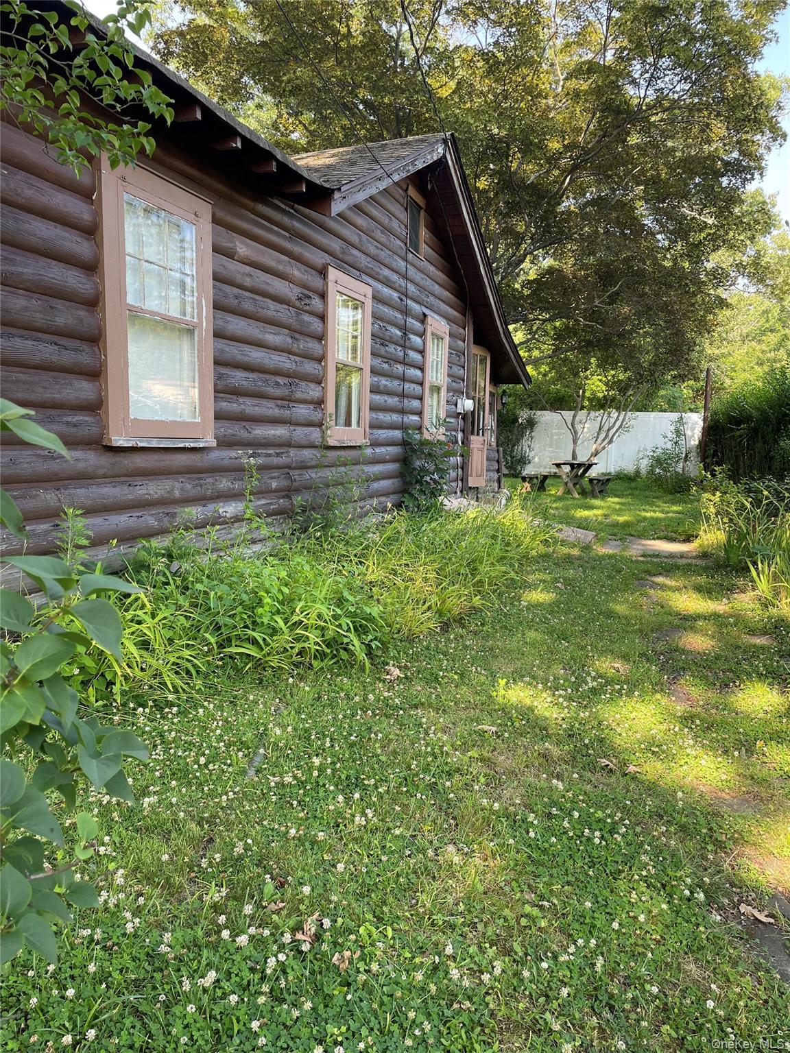 Photo 4 of this property