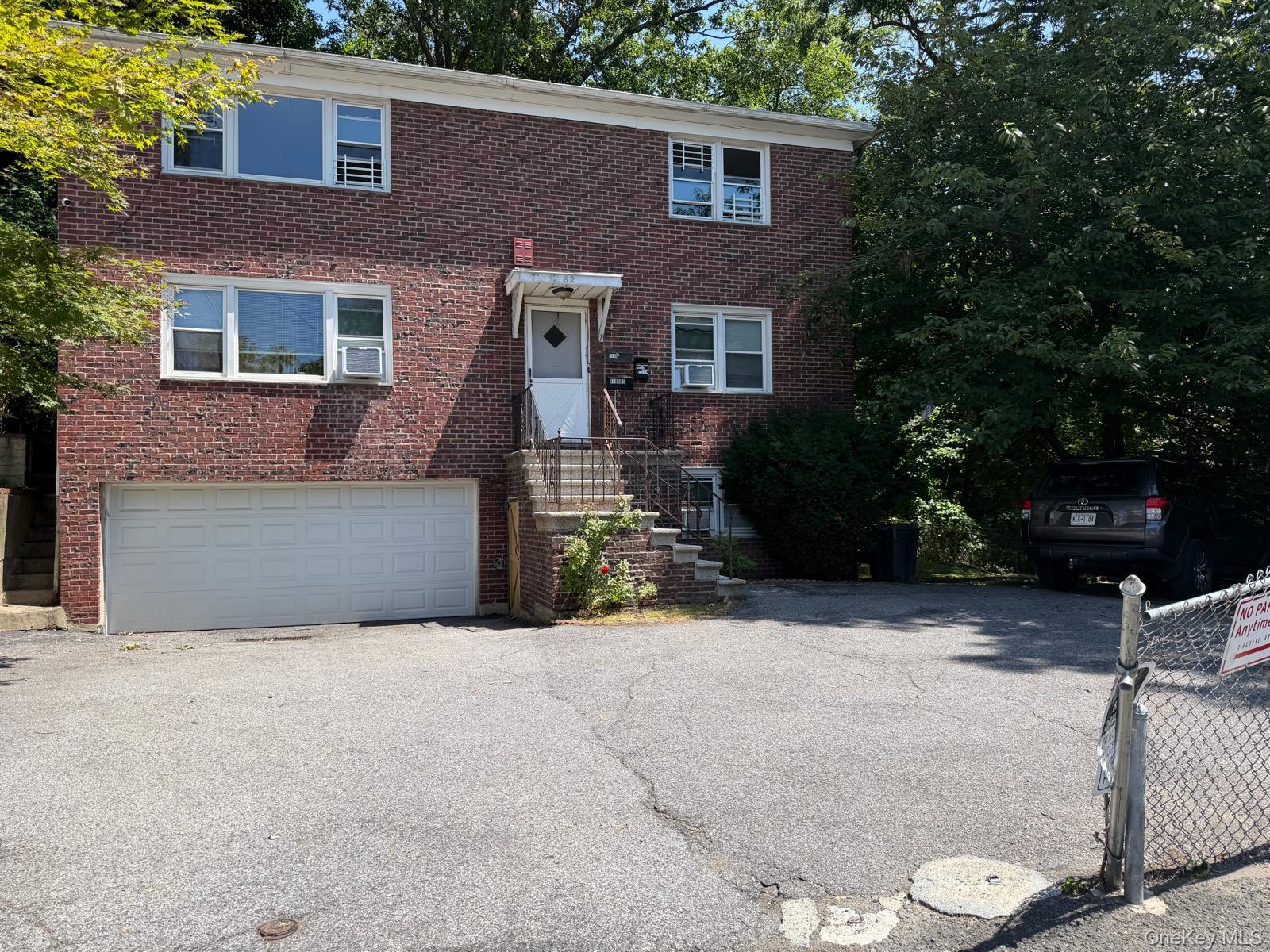 A beautiful large 3 Bedrooms and one bathroom apartment on the 2nd flo...