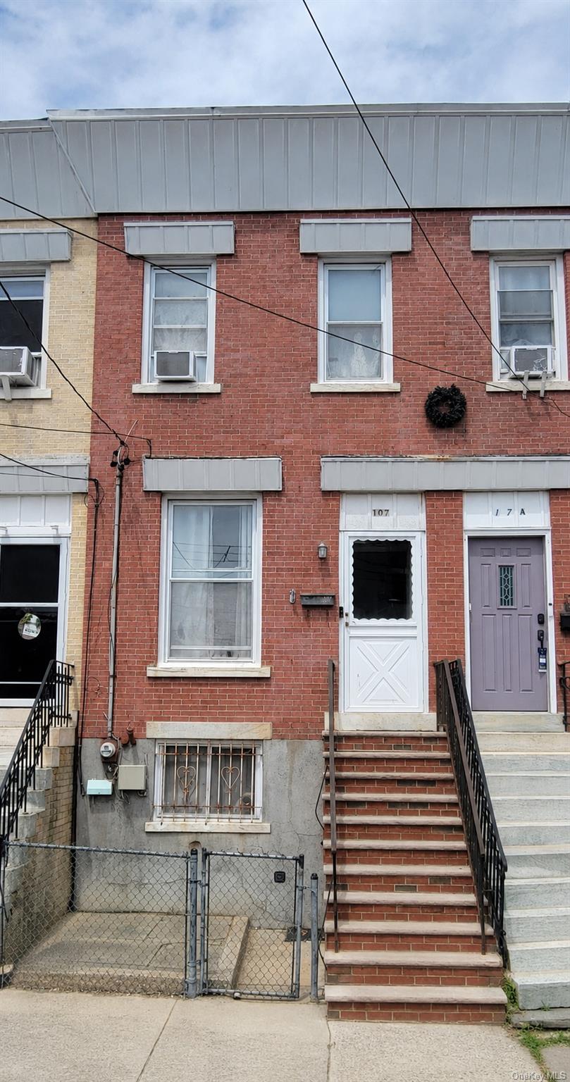 Opportunity awaits at this 3-bedroom, 1.5-bath single-family home in Y...