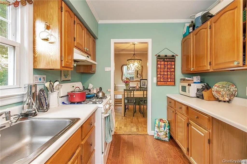 Photo 3 of this property