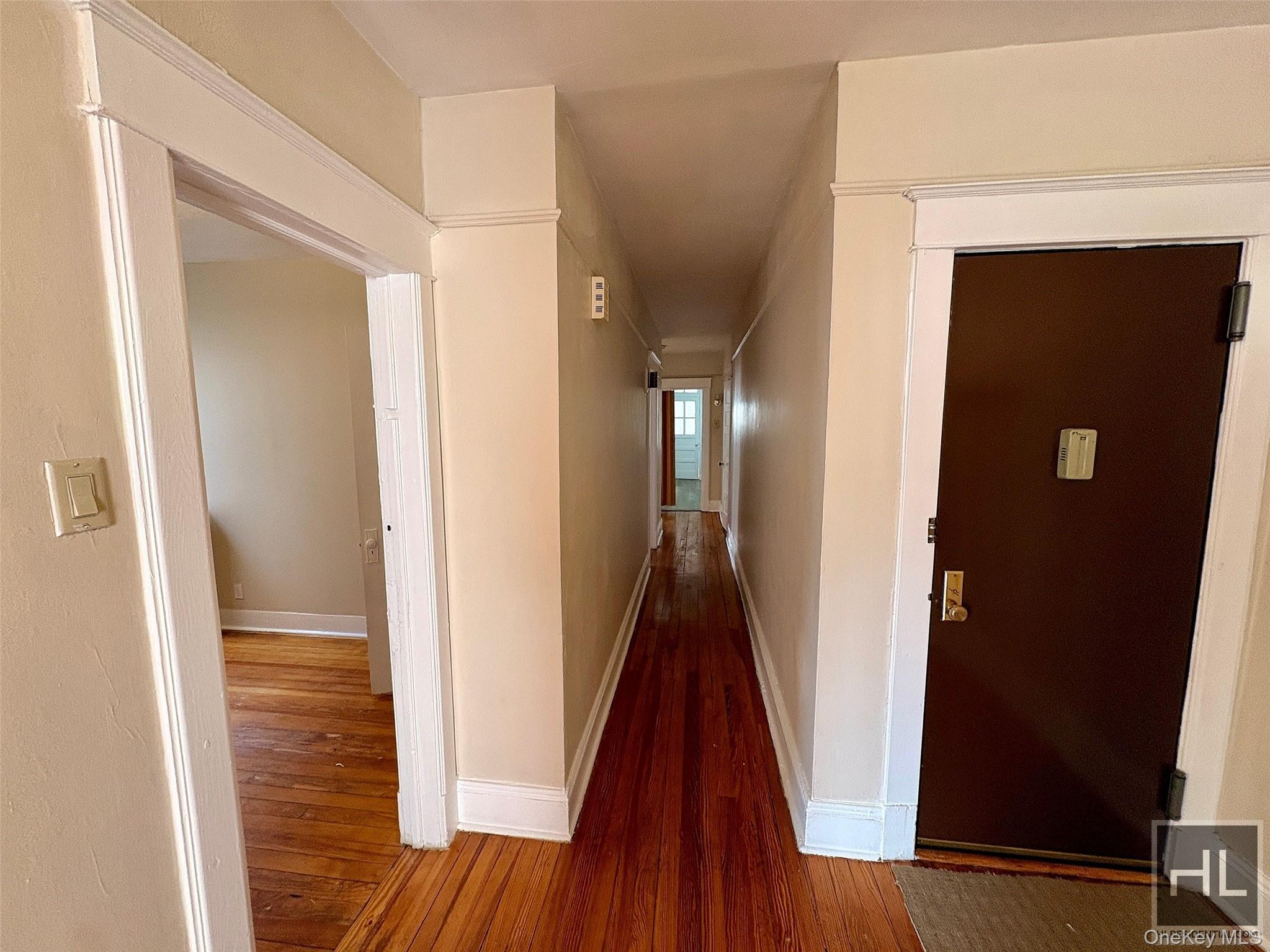 Huge 3-Bedroom Apartment Available Now!

?? Spacious 3 bedrooms (fits...