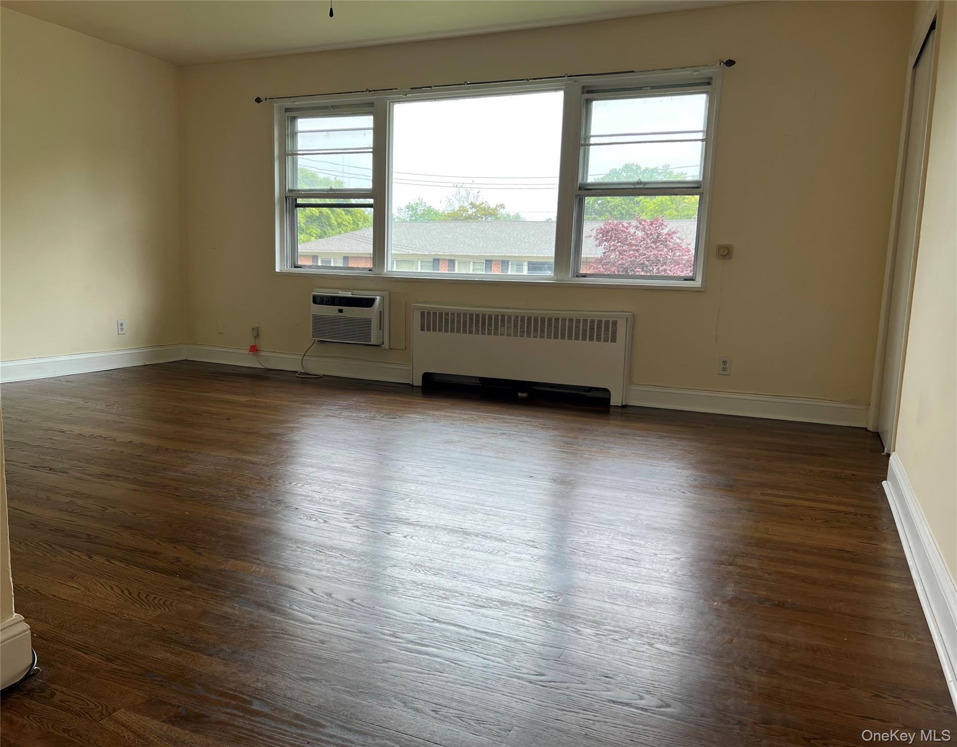 LOCATION!!! Welcome to this charming 1-bedroom Condo sponsor unit nest...