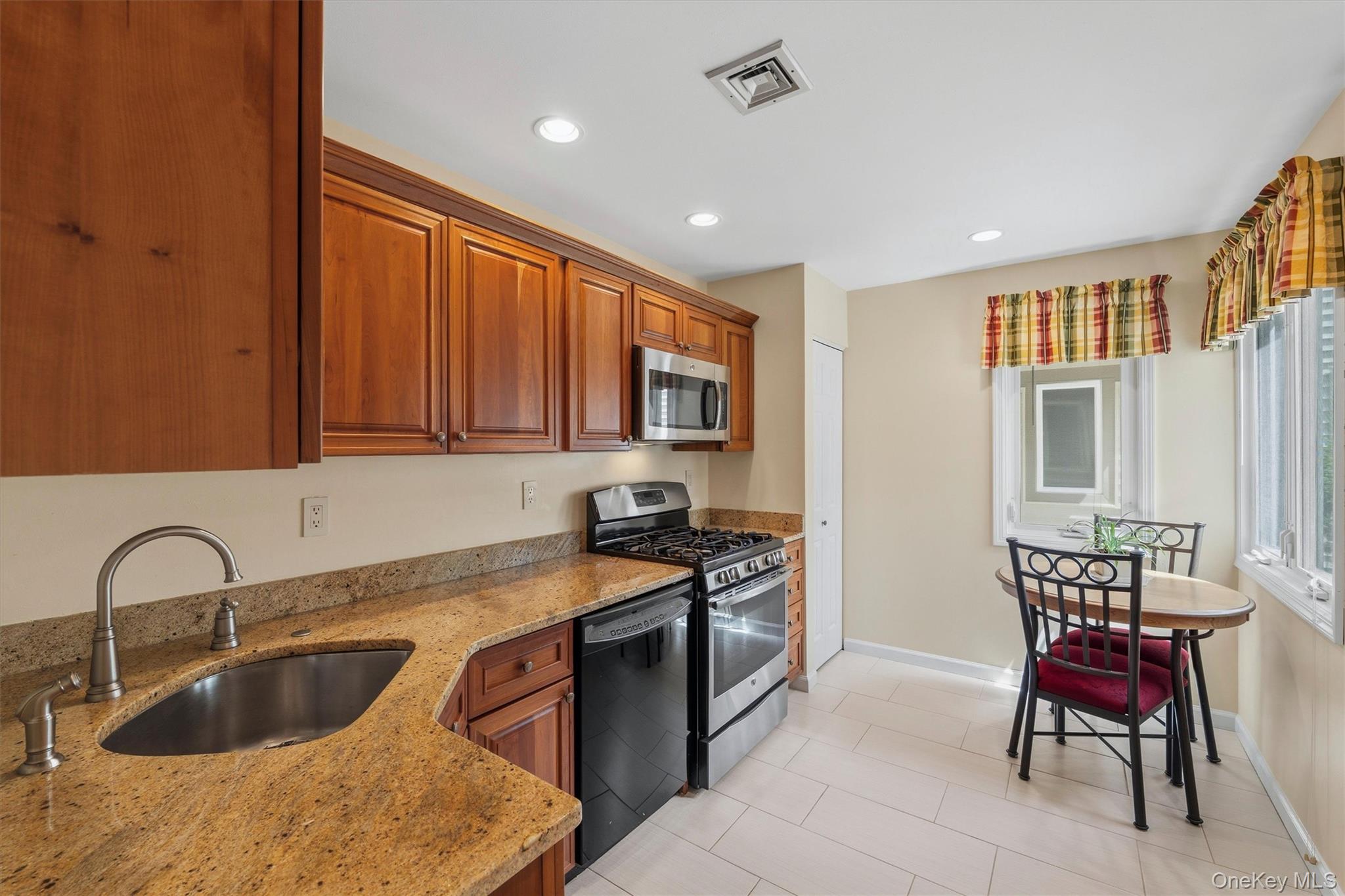 Photo 9 of this property