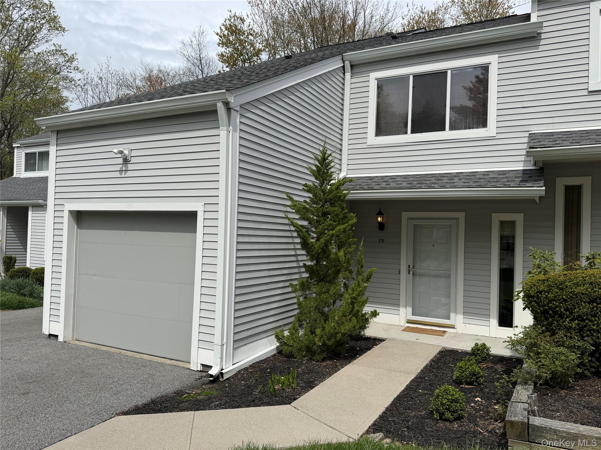 Lovely rental in Canterbury Crossing, one of North Westchester’s most...