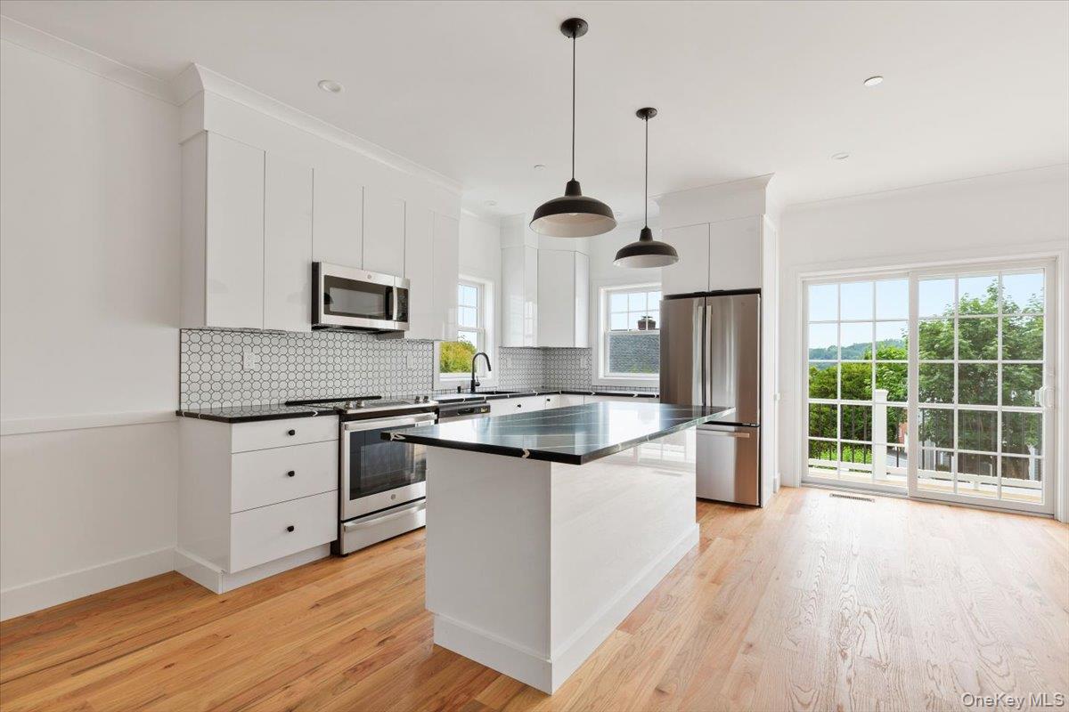 Photo 4 of this property