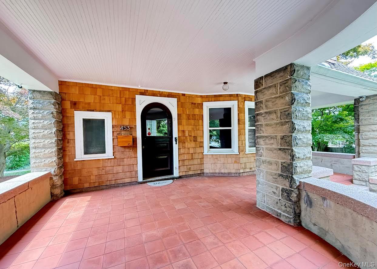 Photo 4 of this property